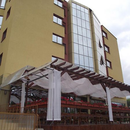 Hotel Flormang Craiova Exterior foto