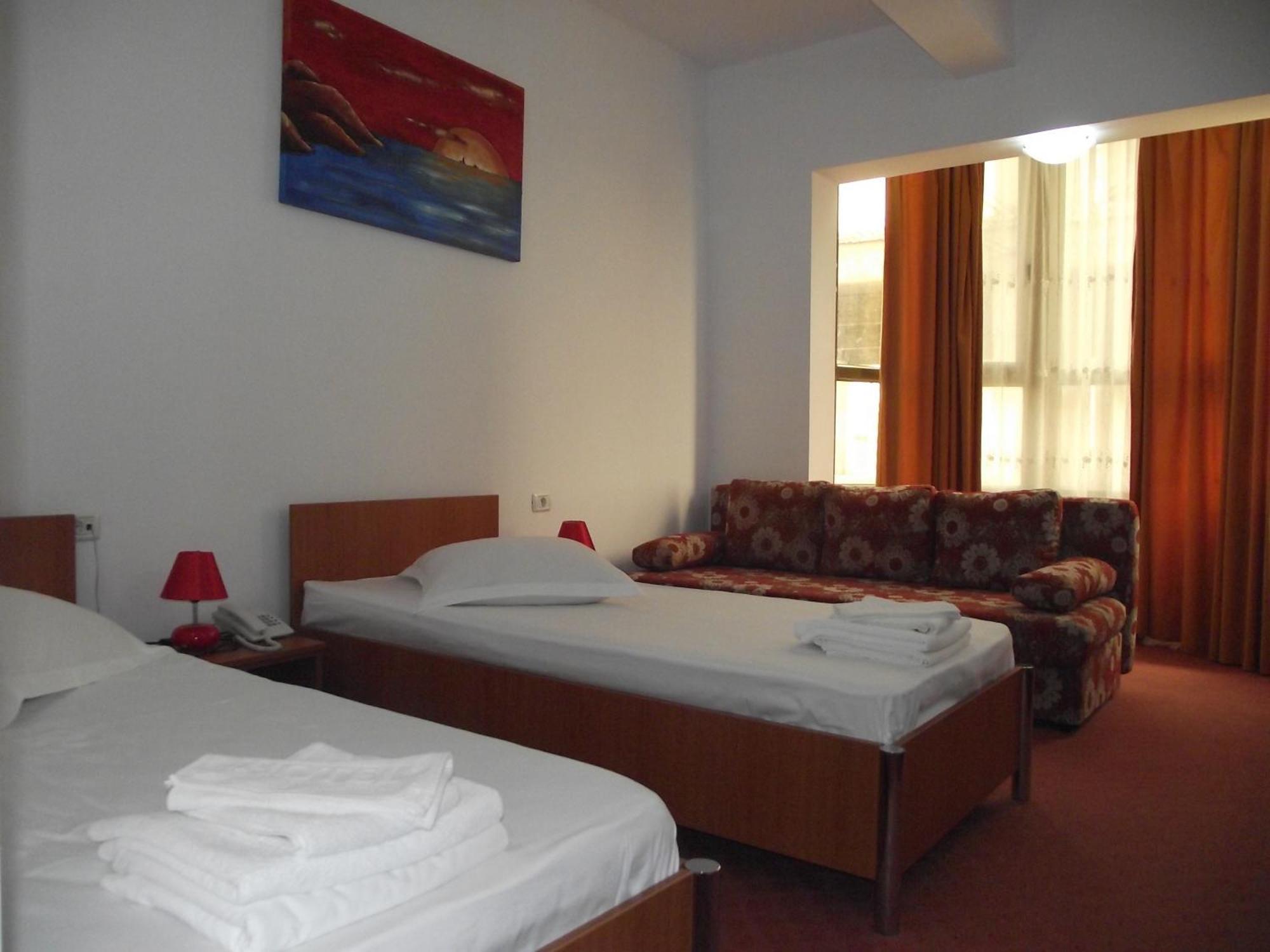 Hotel Flormang Craiova Exterior foto
