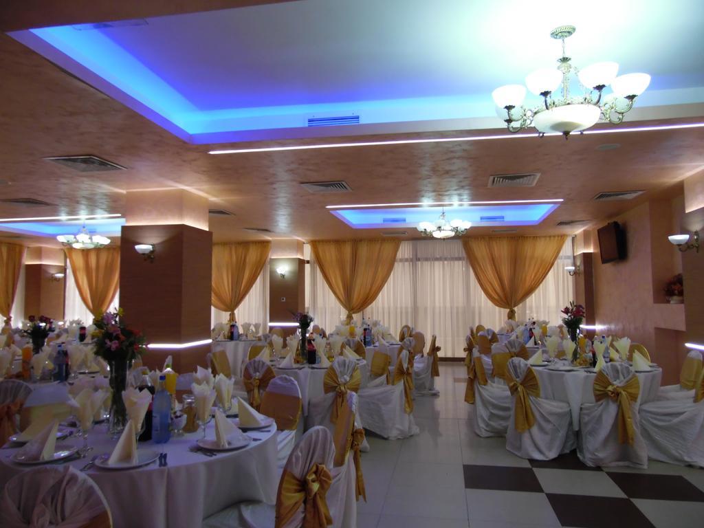 Hotel Flormang Craiova Exterior foto