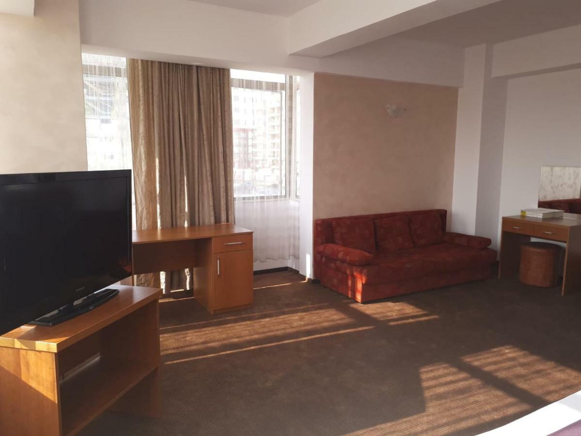 Hotel Flormang Craiova Exterior foto