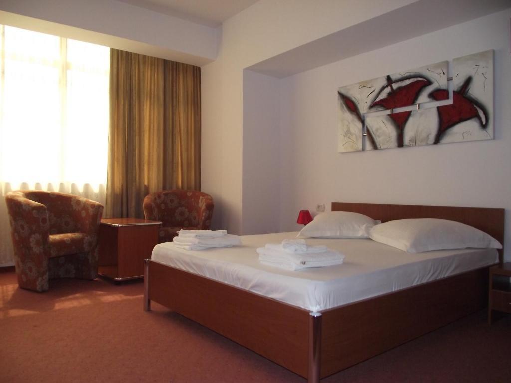 Hotel Flormang Craiova Zimmer foto